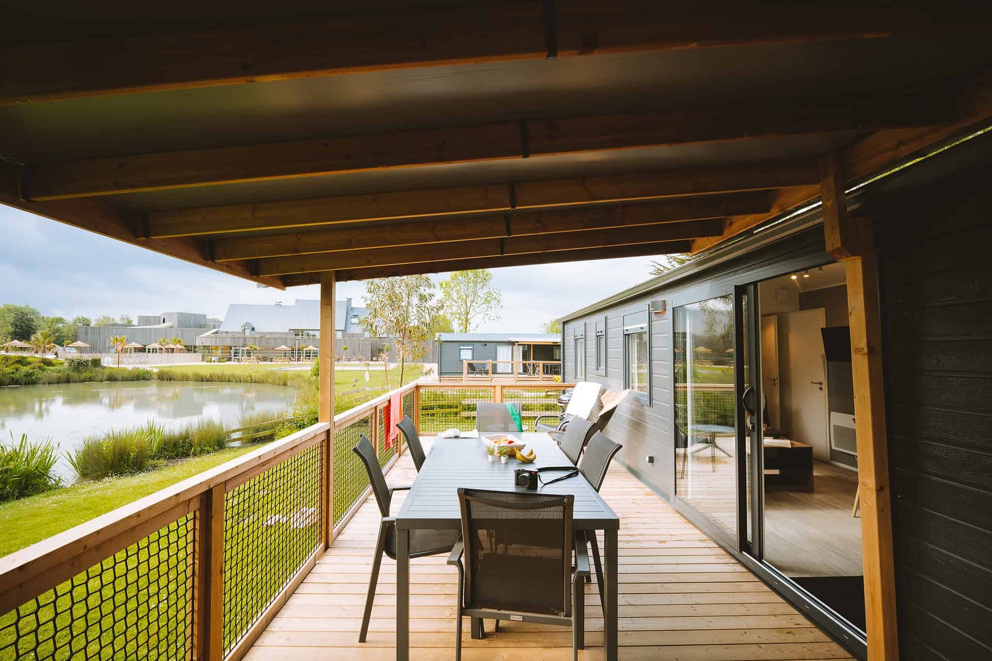 Premium-cottage Nautilhome met zicht op het meer voor 4 personen op Camping Portland, foto 8 van 14