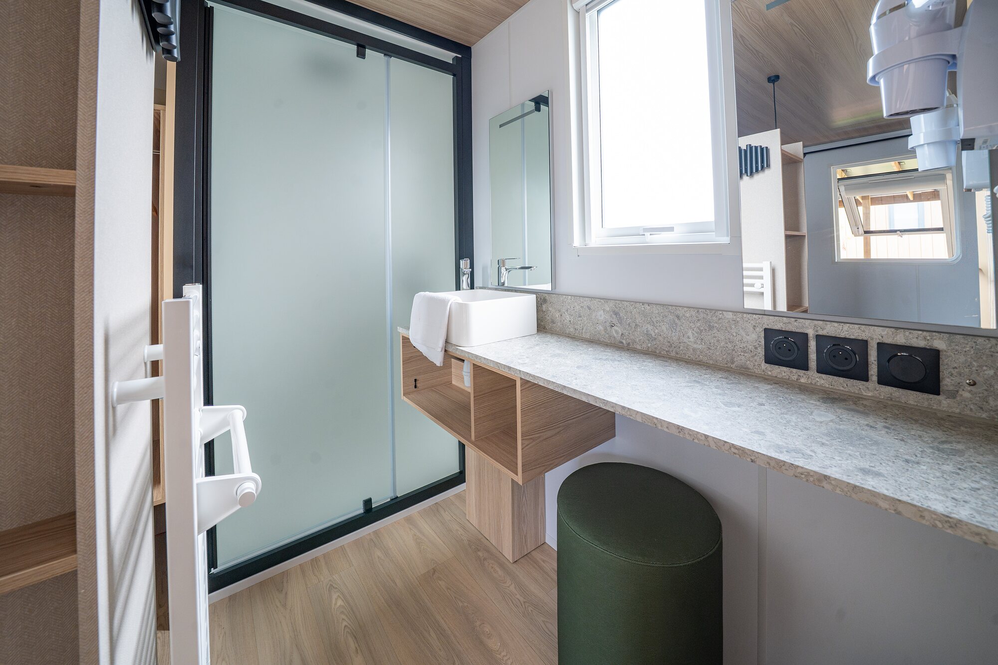 Premium-cottage Taos voor 4 personen op Camping Portland, foto 3 van 8