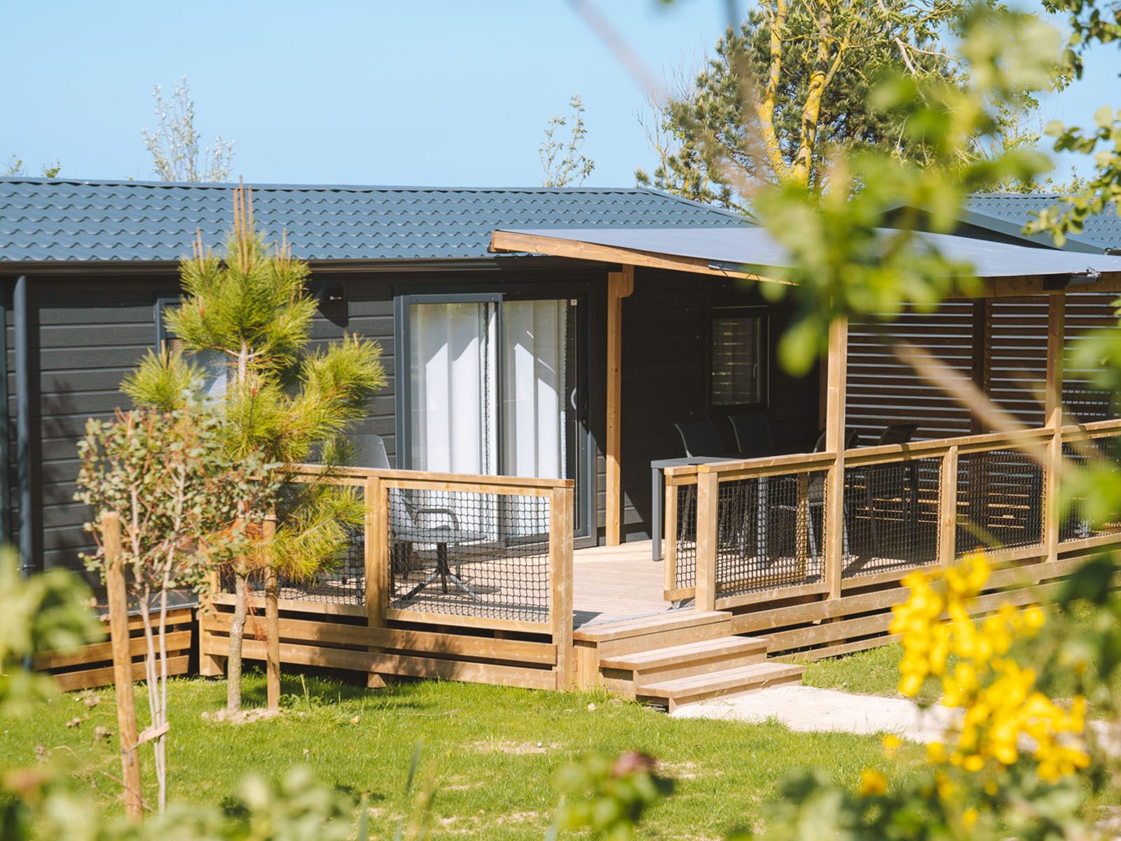 Premium-cottage Nautilhome met zicht op het meer voor 4 personen op Camping Portland, foto 10 van 14