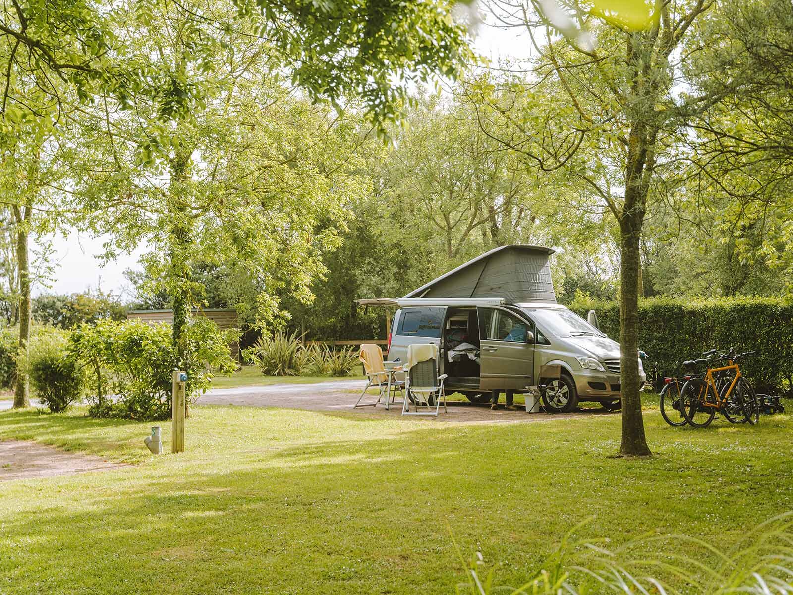 4-bloemen-kampeerplaats op Camping Portland, foto 1 van 8