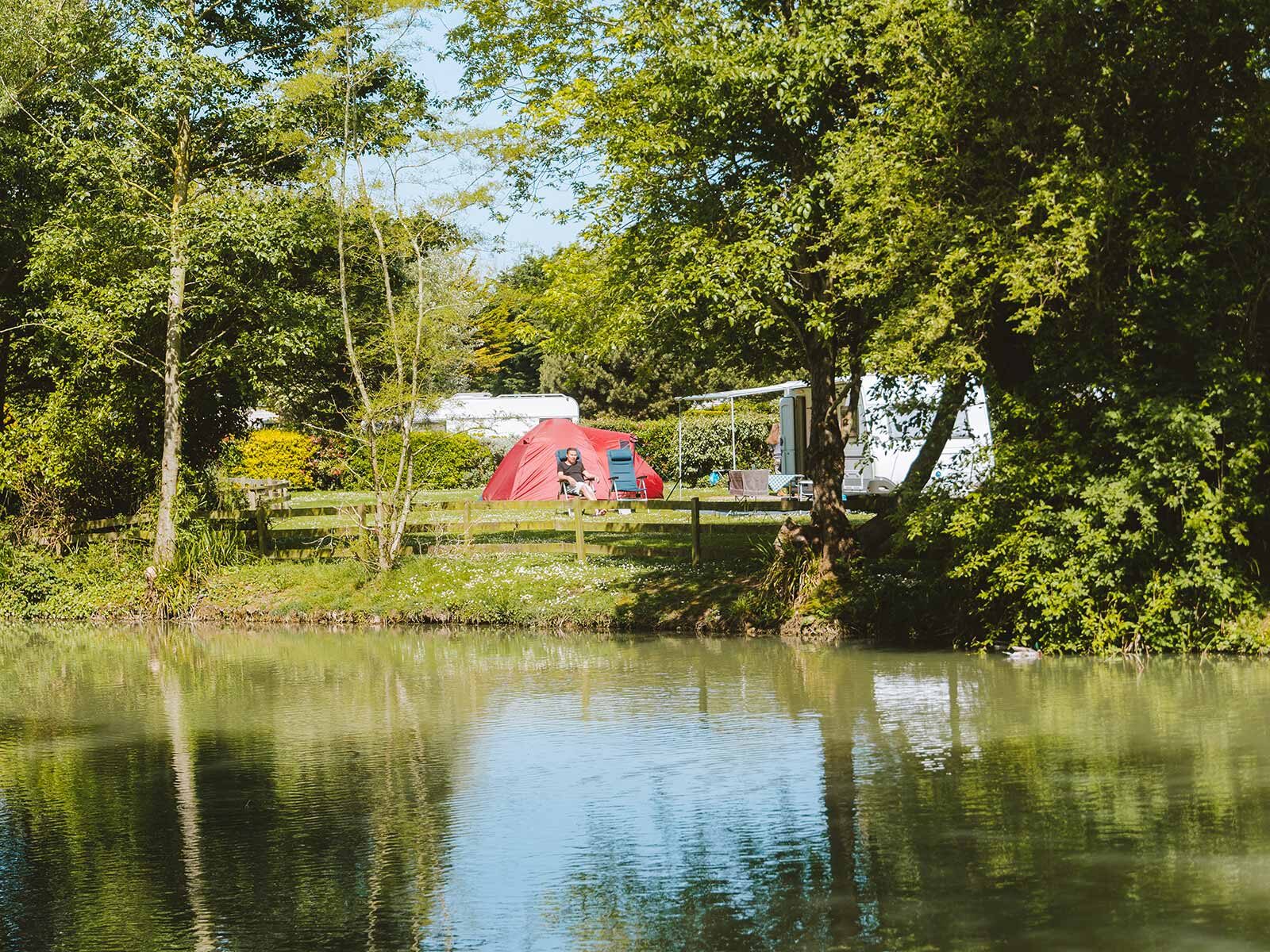 4-bloemen-kampeerplaats op Camping Portland, foto 3 van 8