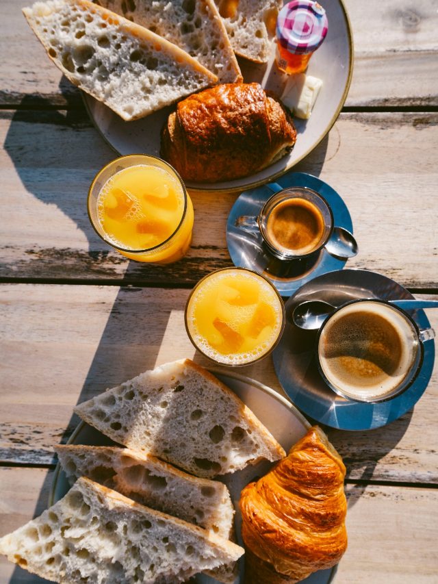 Le petit-déjeuner qui donne le sourire dès le matin 🥐 Pour bien commencer vos journées remplies d'activités…