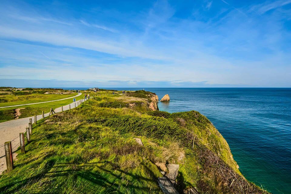 De kliffen van de Pointe du Hoc boven het Kanaal