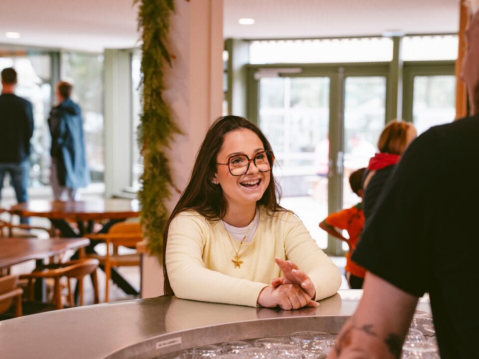 Het restaurant van het vakantiedorp, diensten van Camping Portland