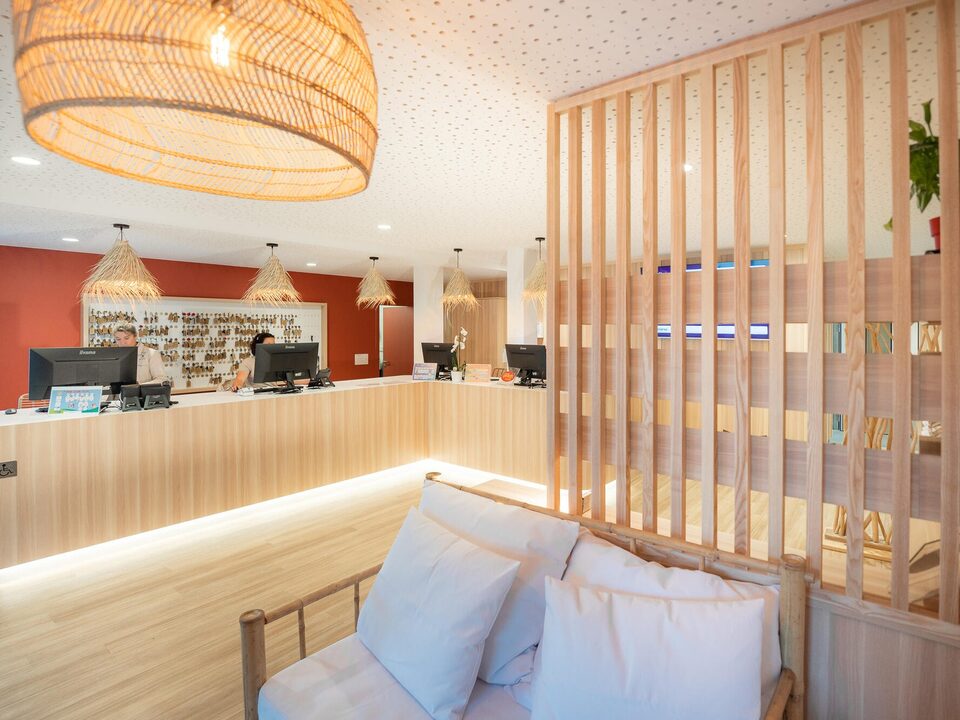 De lounge van de receptie, diensten van Camping Portland