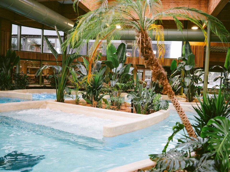 Het binnenbad, waterpark van Camping Portland